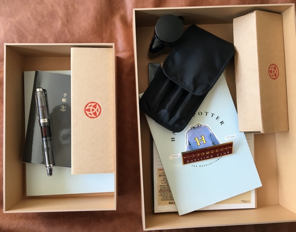 05 Stuff In Boxes Web 600hpx